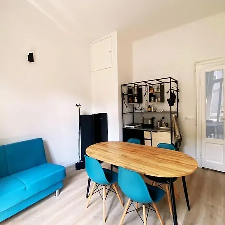 The Cozy Nest * Como